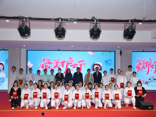 泰安頤博康復(fù)醫(yī)院開(kāi)展5.12護(hù)士節(jié)主題演講比賽活動(dòng)